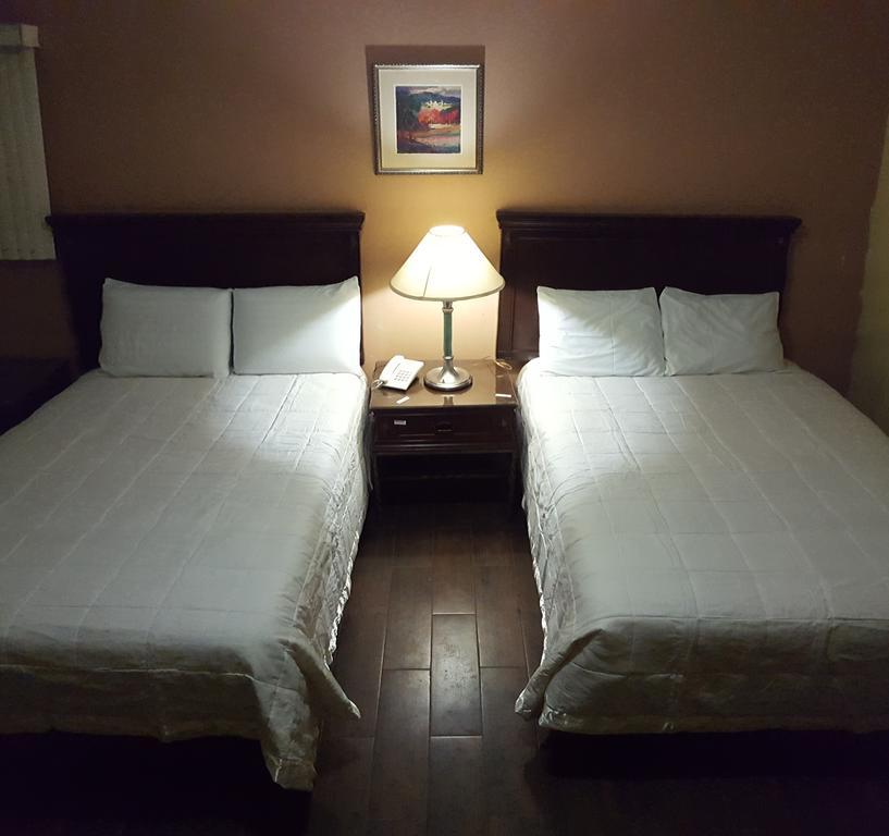 Hotel La Posta Monclova Phòng bức ảnh